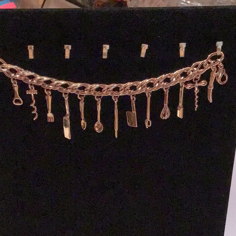 New Cooks Bracelet. Gold tone 7” w/ 3/4” extender.